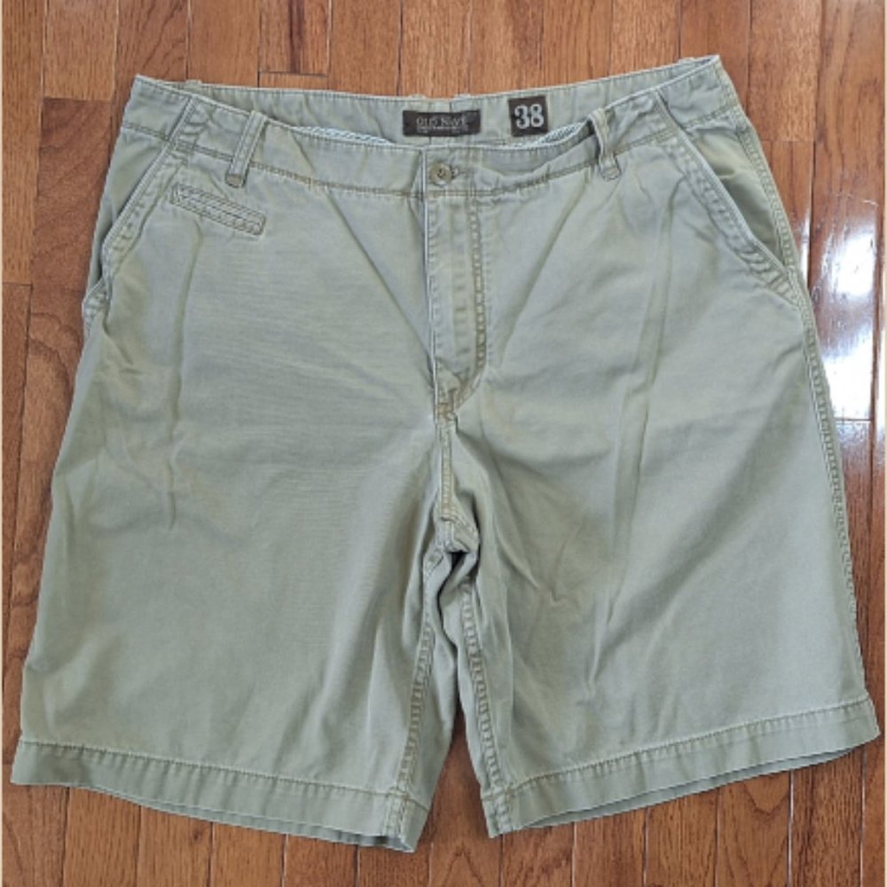 Old Navy Khaki Cargo VTG Shorts Men 38 Pockets Utility Pants Cotton Casual Comfy